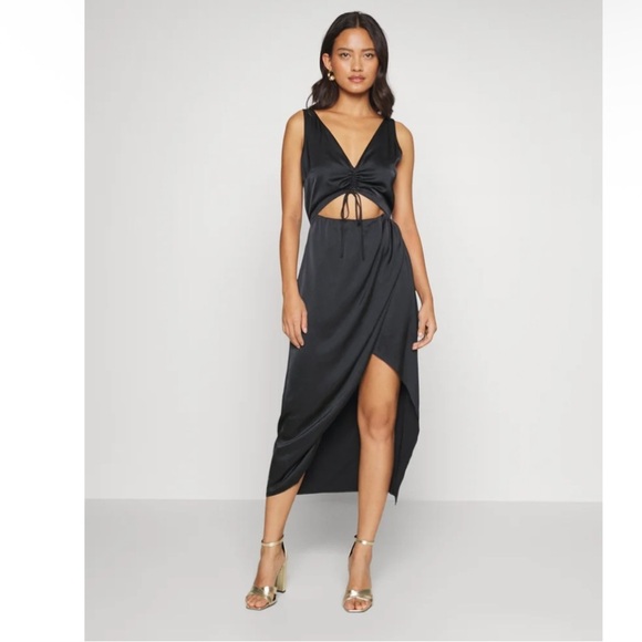 Abercrombie & Fitch Dresses & Skirts - Abercrombie & Fitch Black Asymmetrical Dress